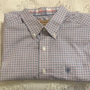 Men’s Ariat buttoned down shirt